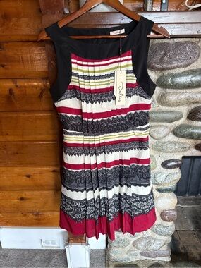 NWT Darling Allegra Dress NWT Burgundy Lace Print Pleated Fit & Flare M